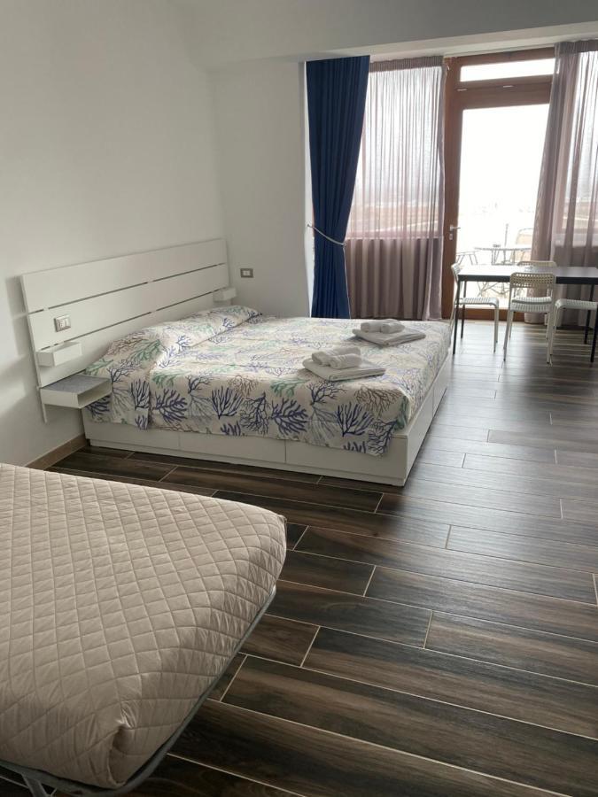 Manfredi Sea Room Vieste Eksteriør bilde